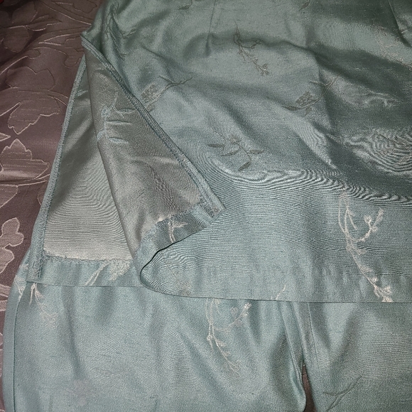 2 pc Tunic/Capri set - Picture 2 of 5